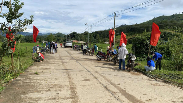 Ra quân làm đường giao thông nông thôn trên địa bàn xã Ngọk Tụ năm 2025