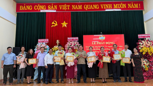Ủy ban MTTQ Việt Nam xã Ngọk Tụ phát động ủng hộ Quỹ “Vì người nghèo” năm 2025 và vận động quyên góp hỗ trợ đồng bào bị ảnh hưởng do bão số 10